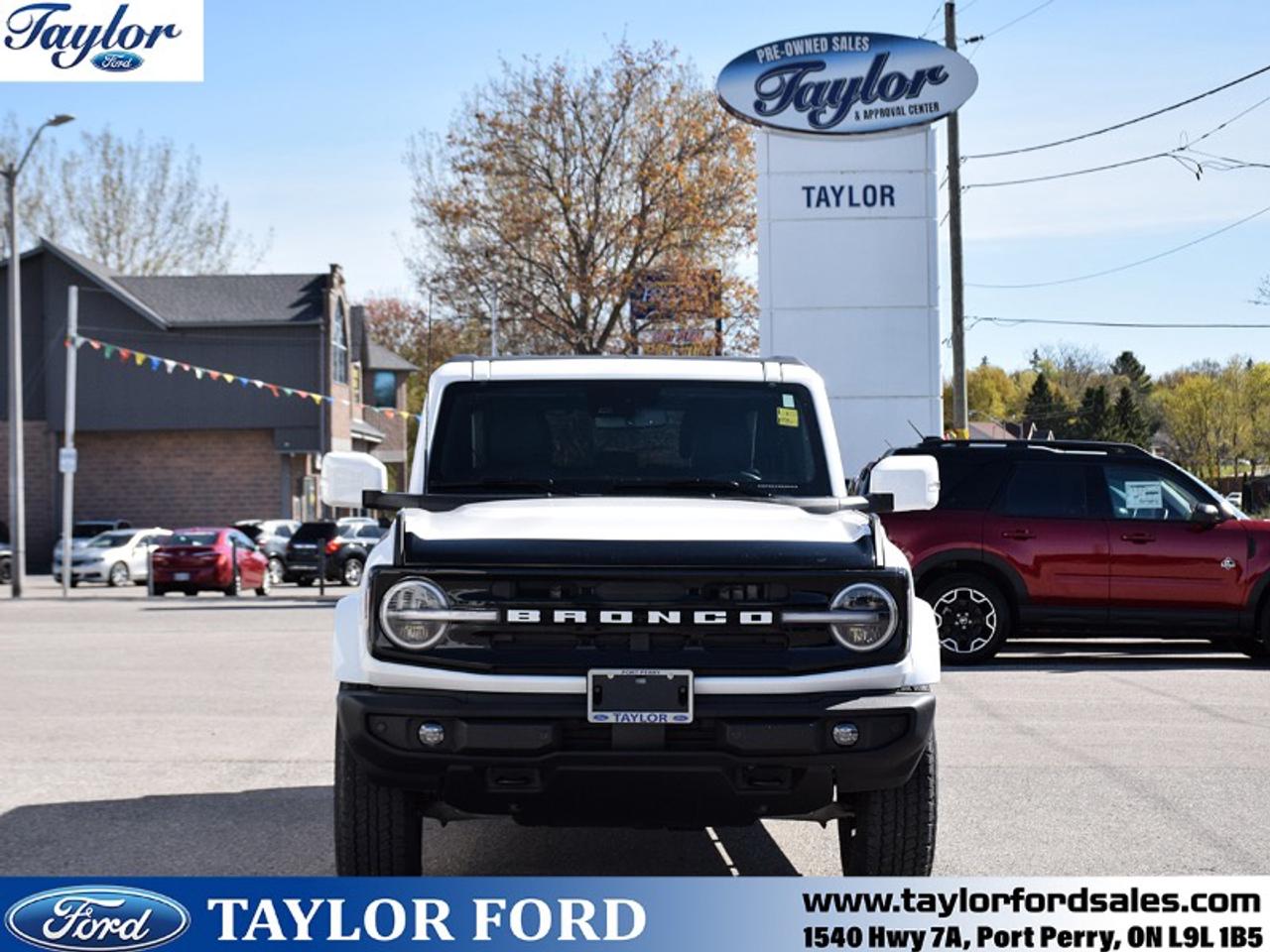 2024 Ford Bronco Outer Banks Photo3