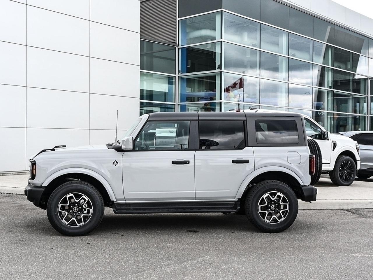 2026 Ford Bronco Outer Banks Photo