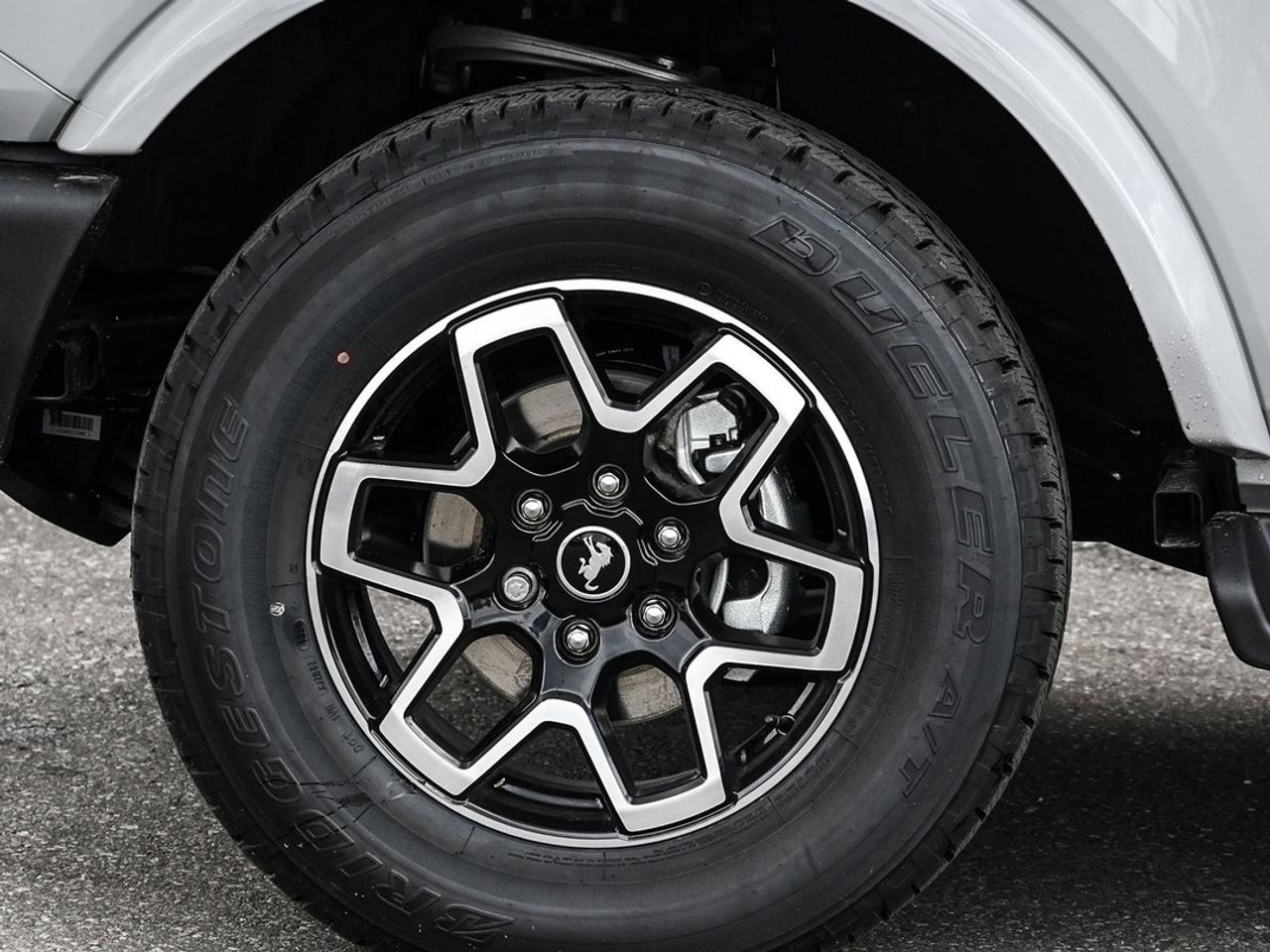 2026 Ford Bronco Outer Banks Photo