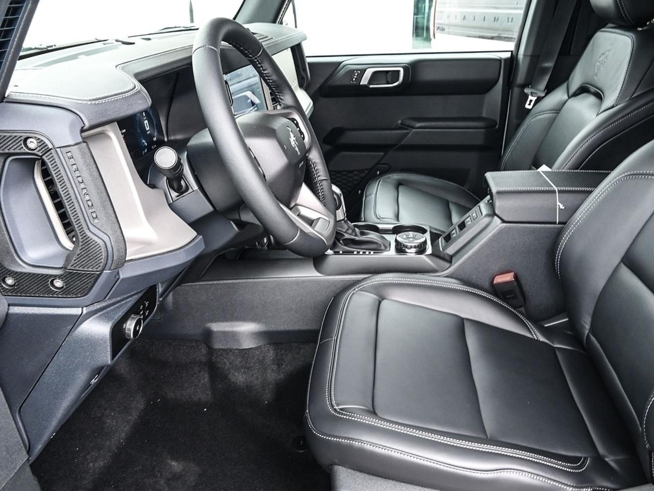 2026 Ford Bronco Outer Banks Photo