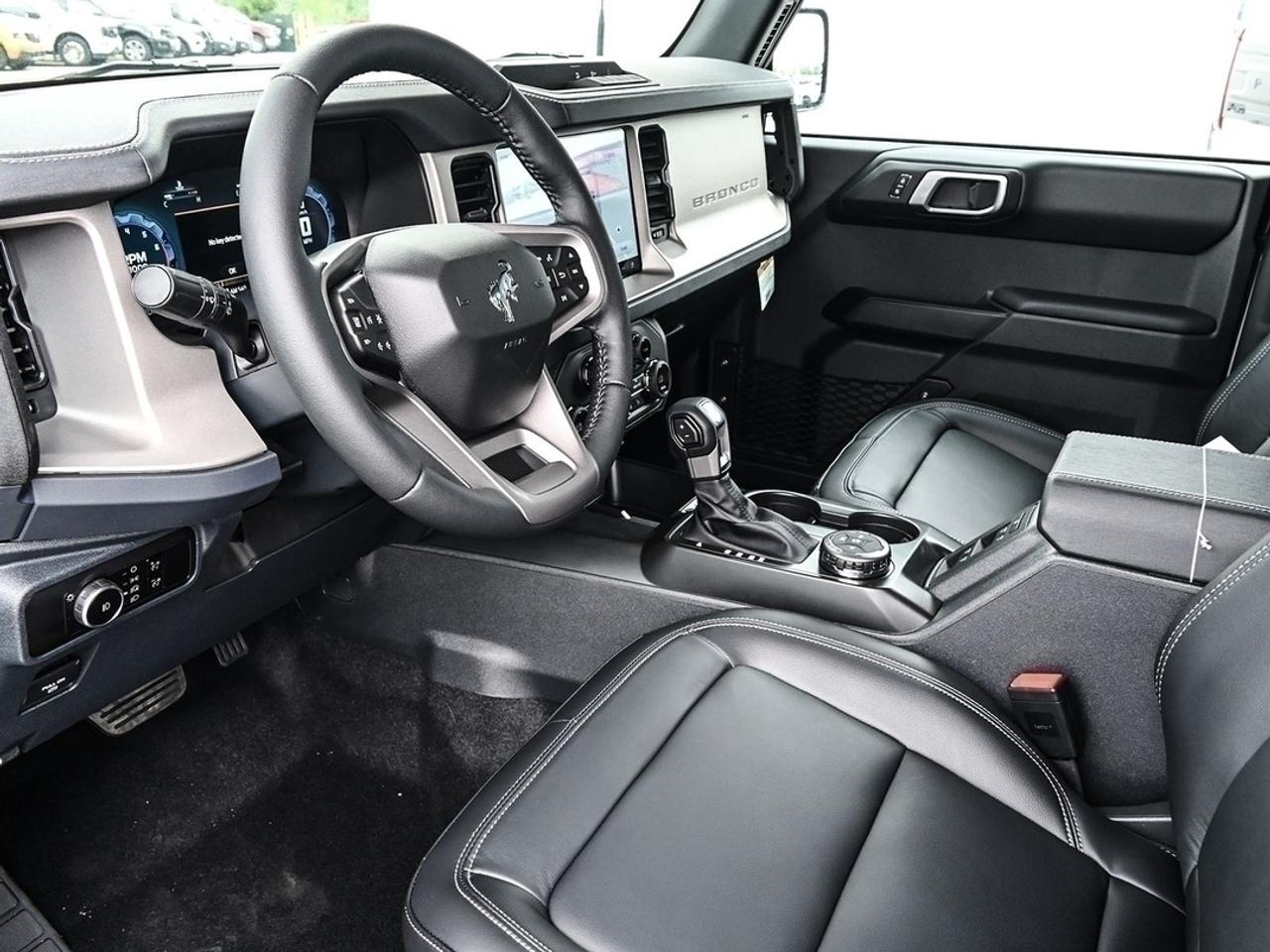 2026 Ford Bronco Outer Banks Photo