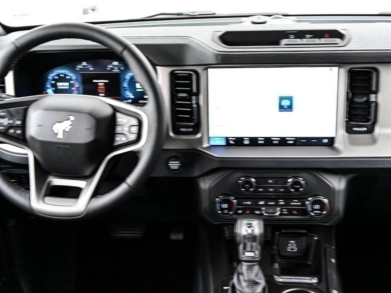2026 Ford Bronco Outer Banks Photo