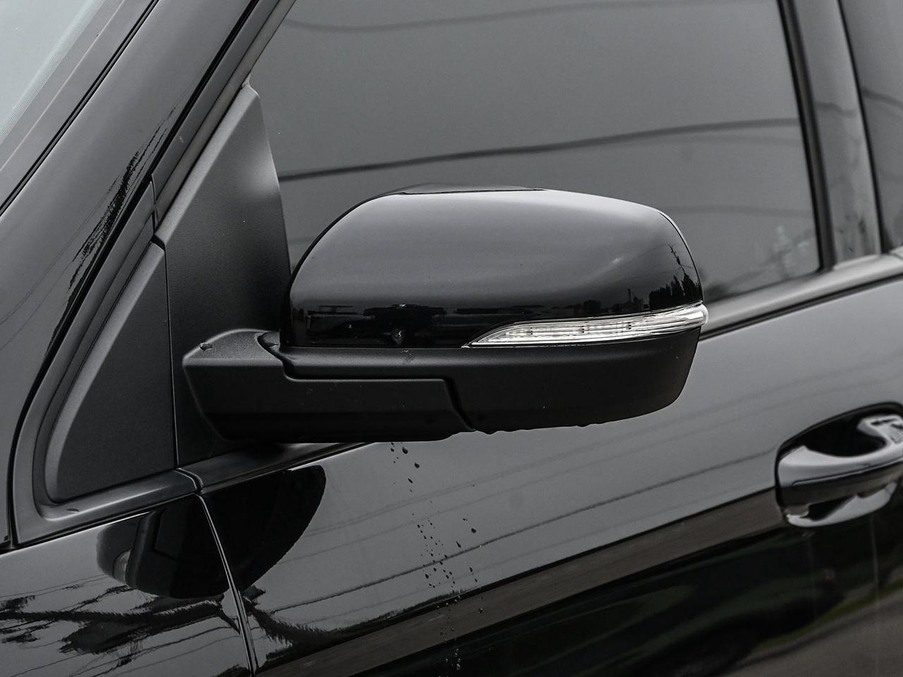 2022 Ford Edge ST Photo