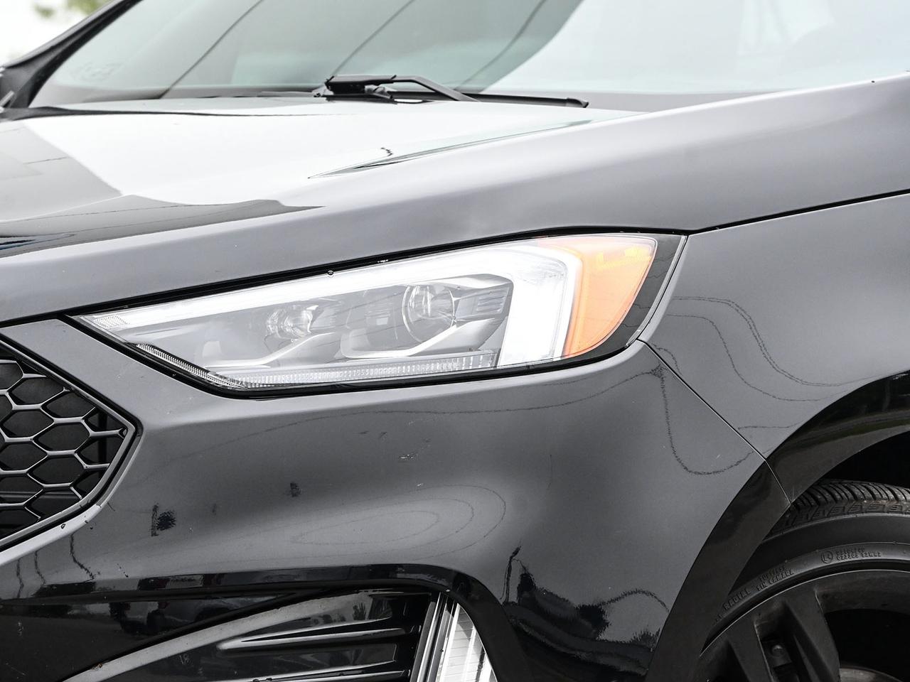 2022 Ford Edge ST Photo1