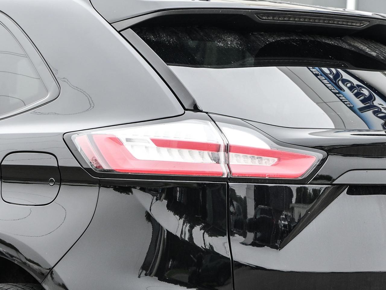 2022 Ford Edge ST Photo