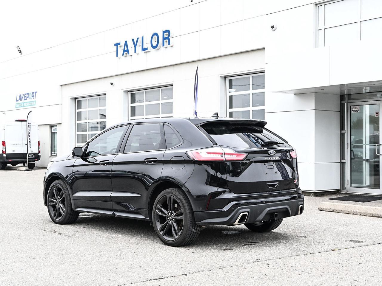 2022 Ford Edge ST Photo