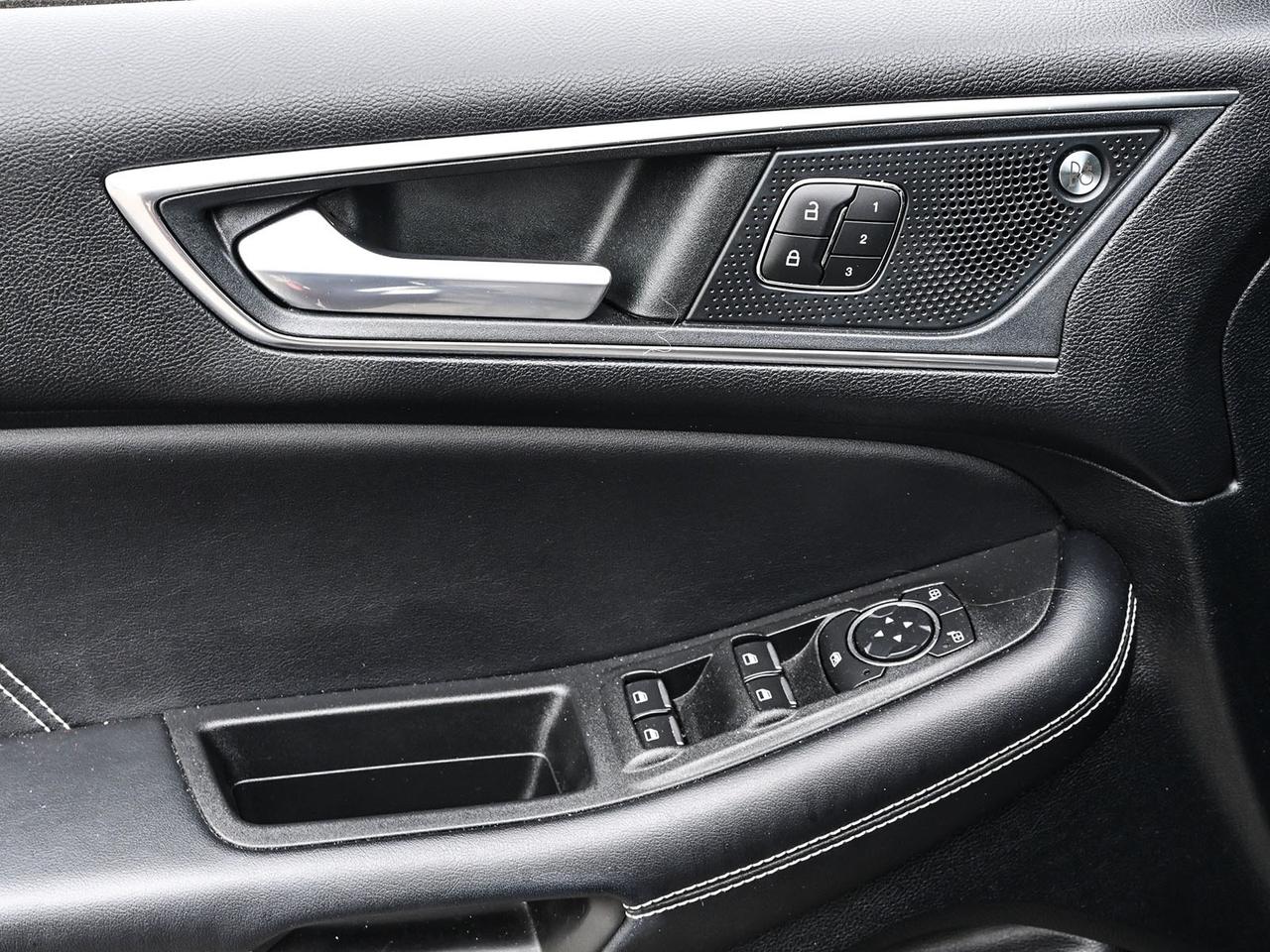 2022 Ford Edge ST Photo
