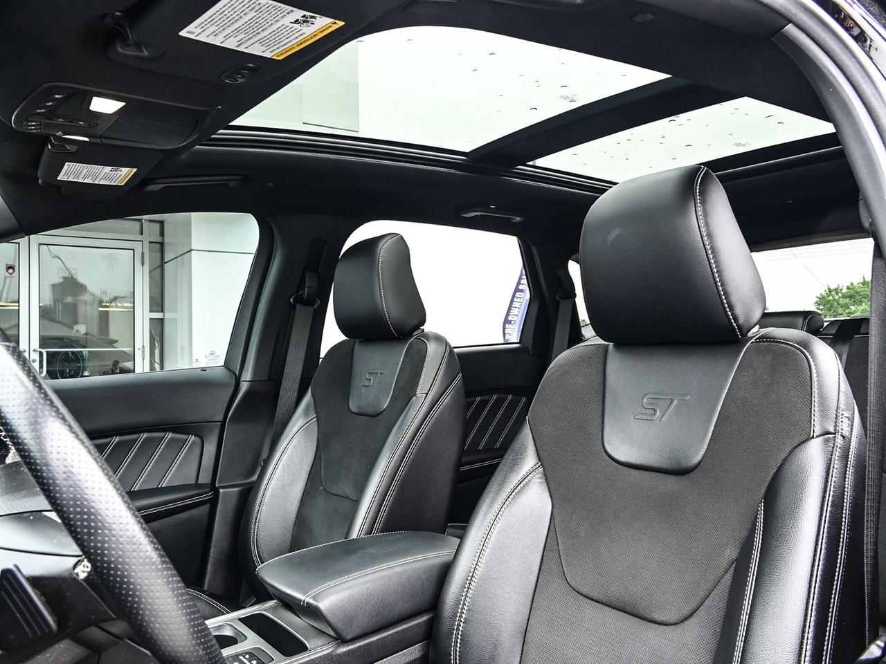 2022 Ford Edge ST Photo
