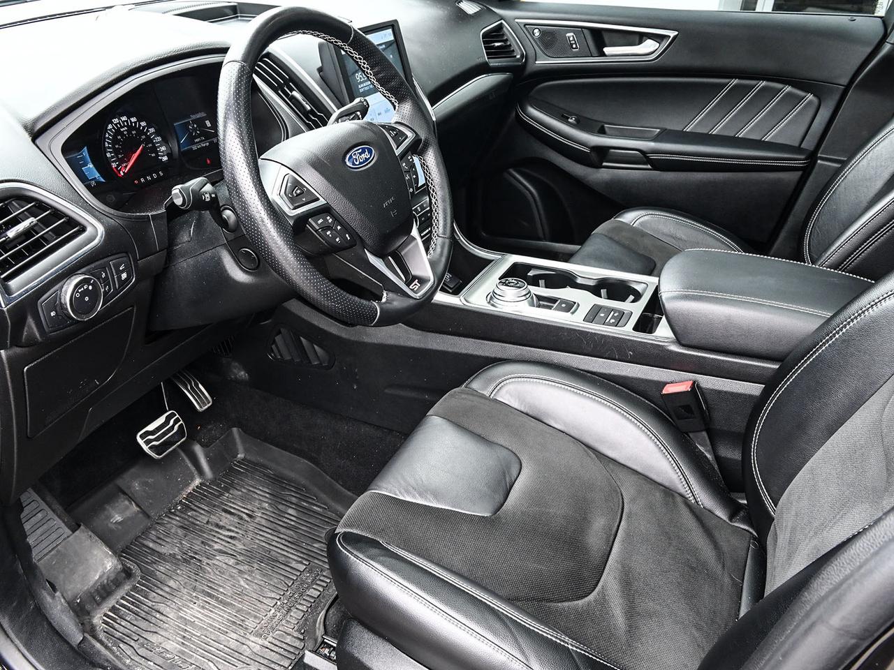 2022 Ford Edge ST Photo