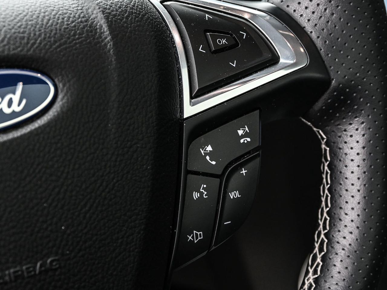 2022 Ford Edge ST Photo