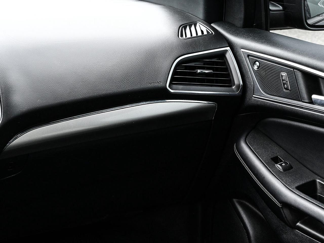 2022 Ford Edge ST Photo