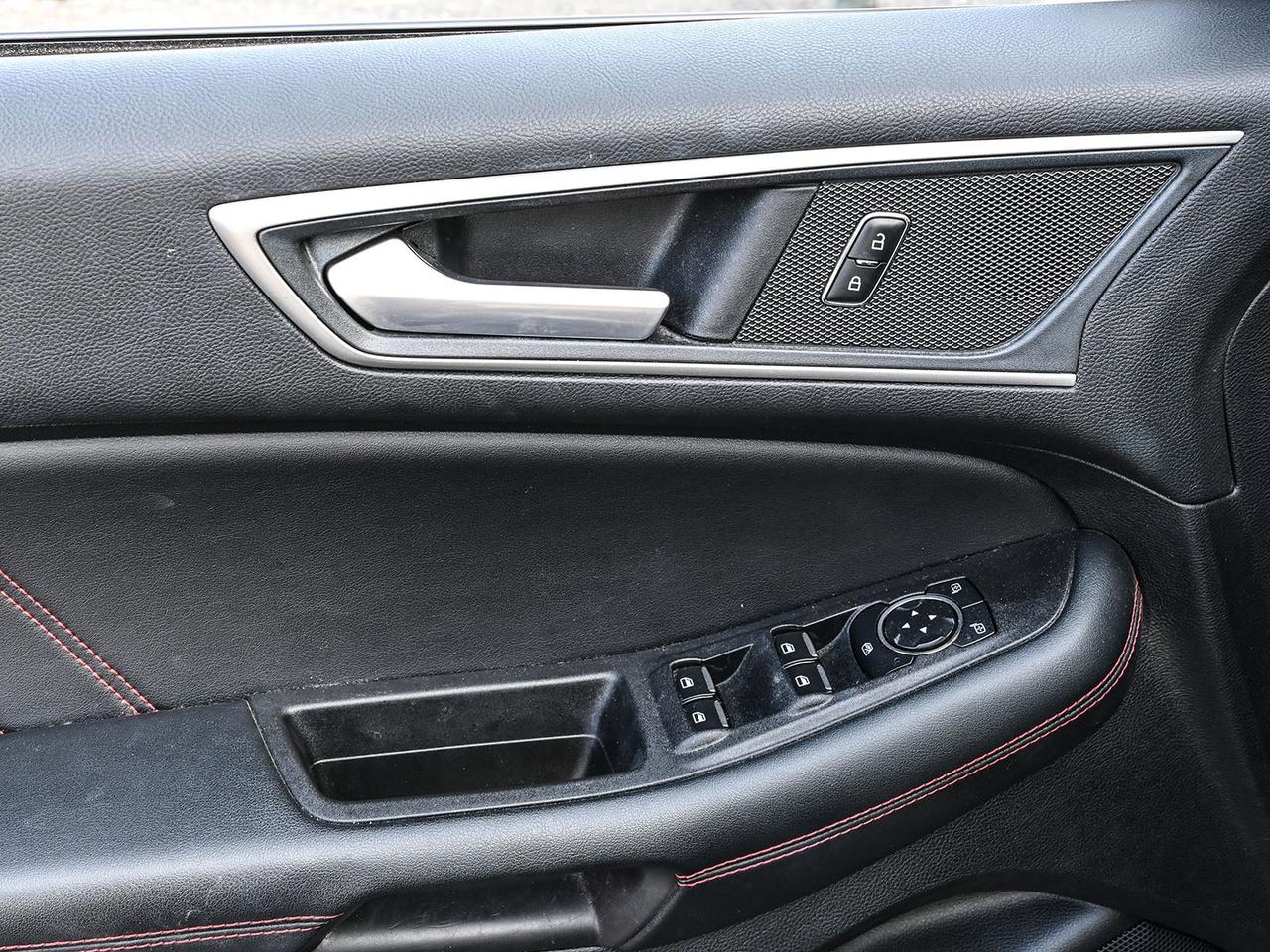 2024 Ford Edge ST Line Photo