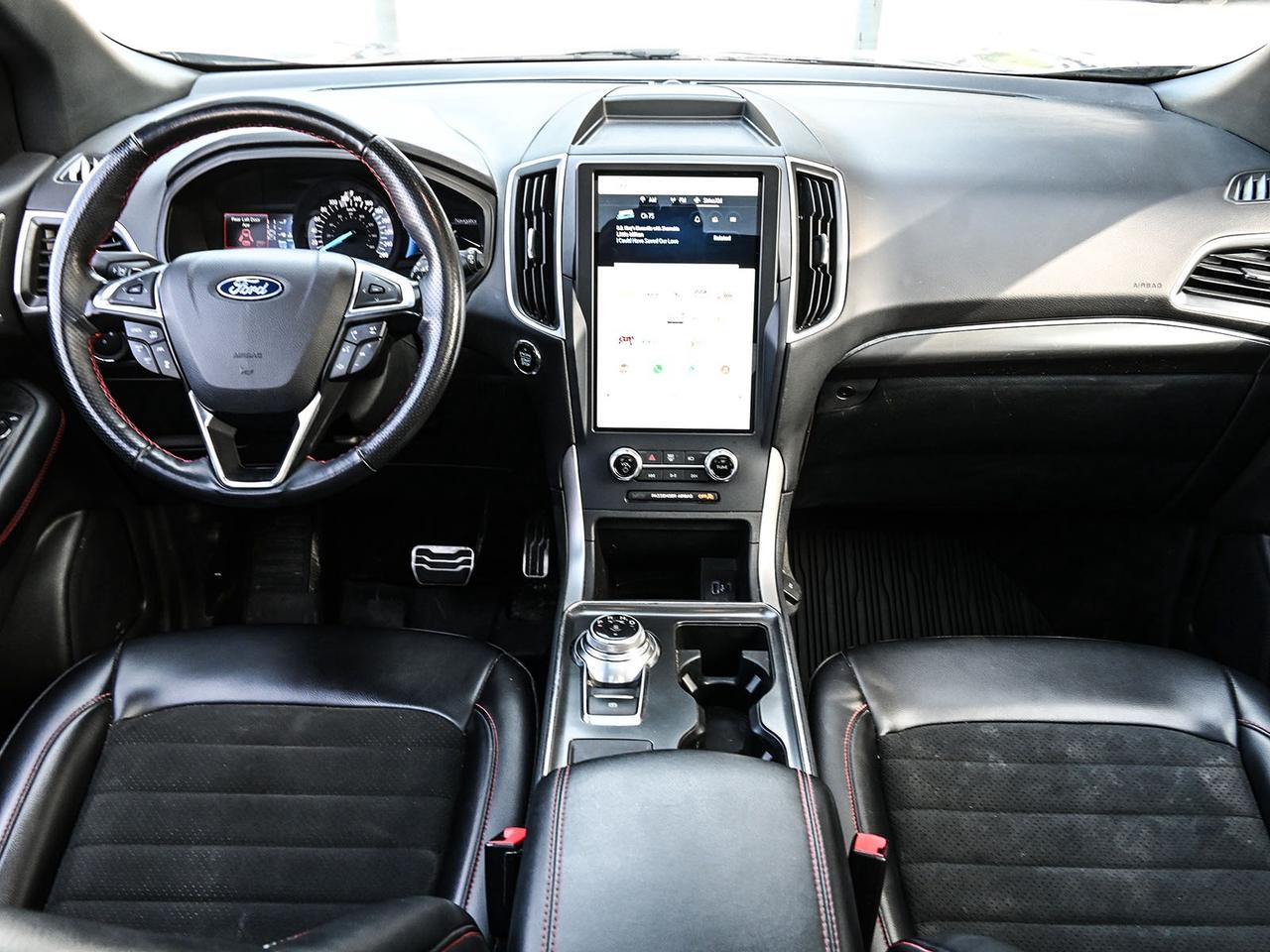 2024 Ford Edge ST Line Photo