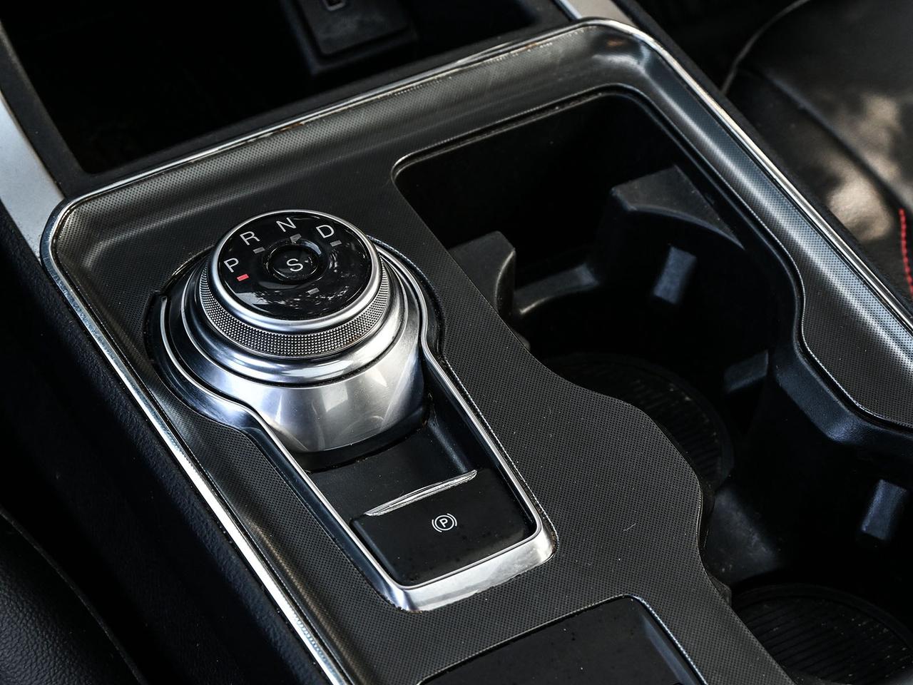 2024 Ford Edge ST Line Photo