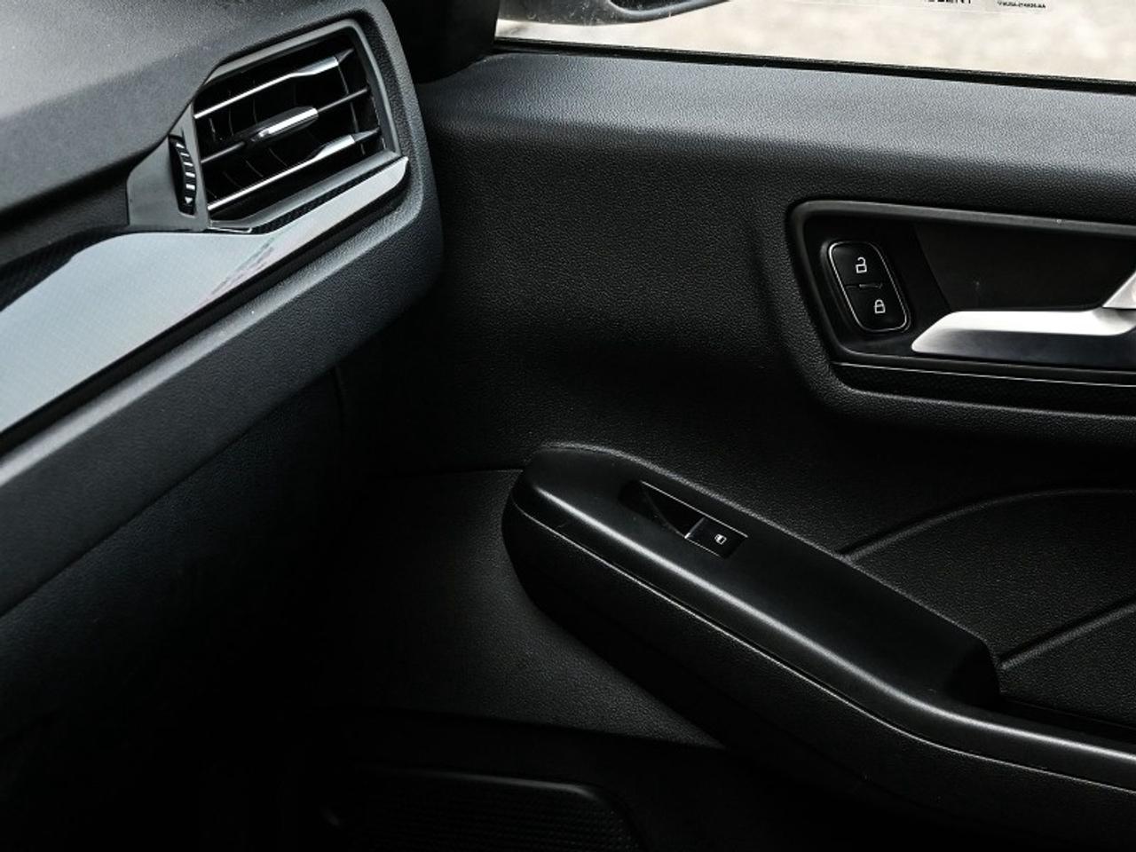 2024 Ford Escape ST-Line Photo