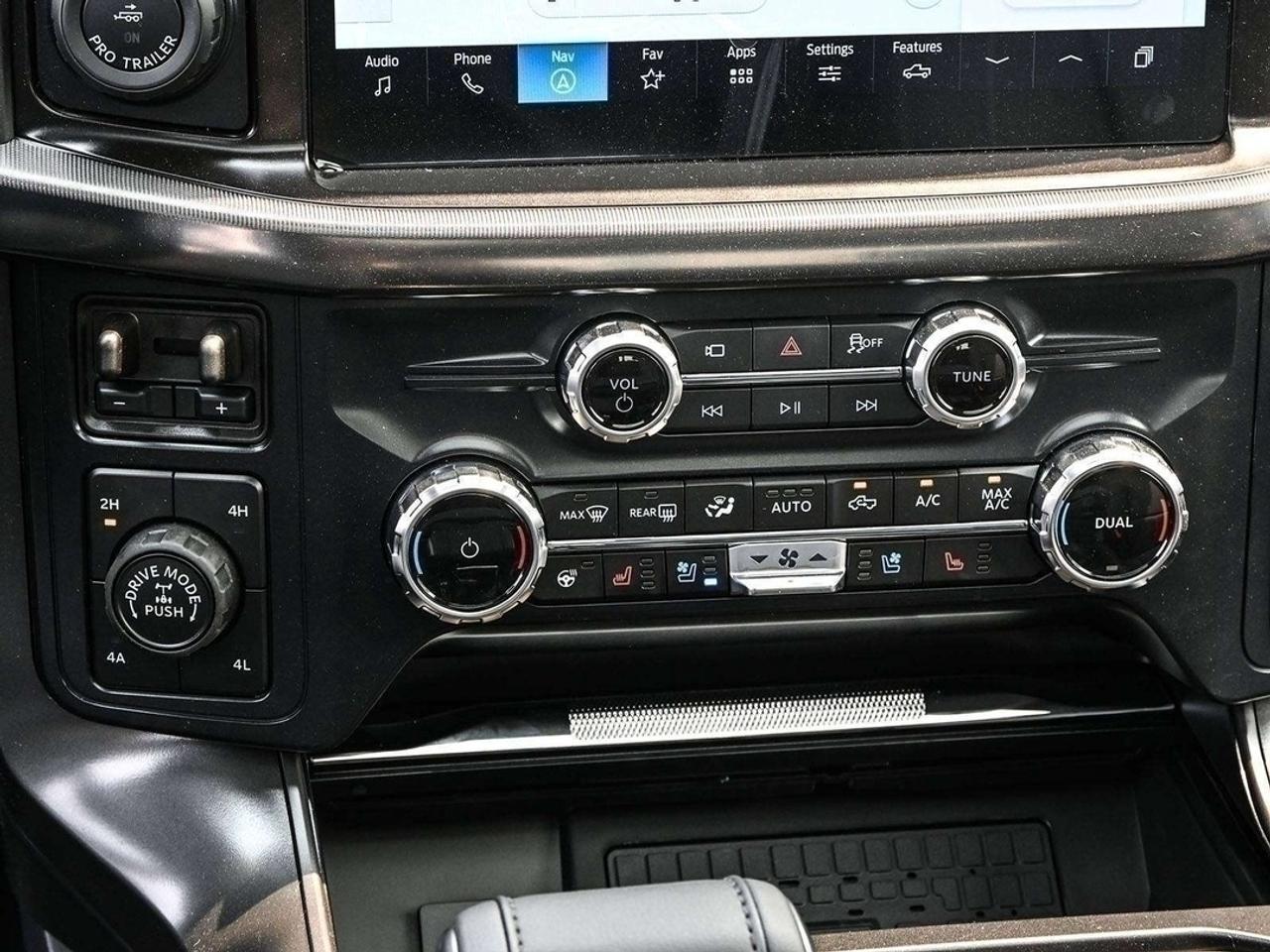 2026 Ford F-150 Lariat Photo