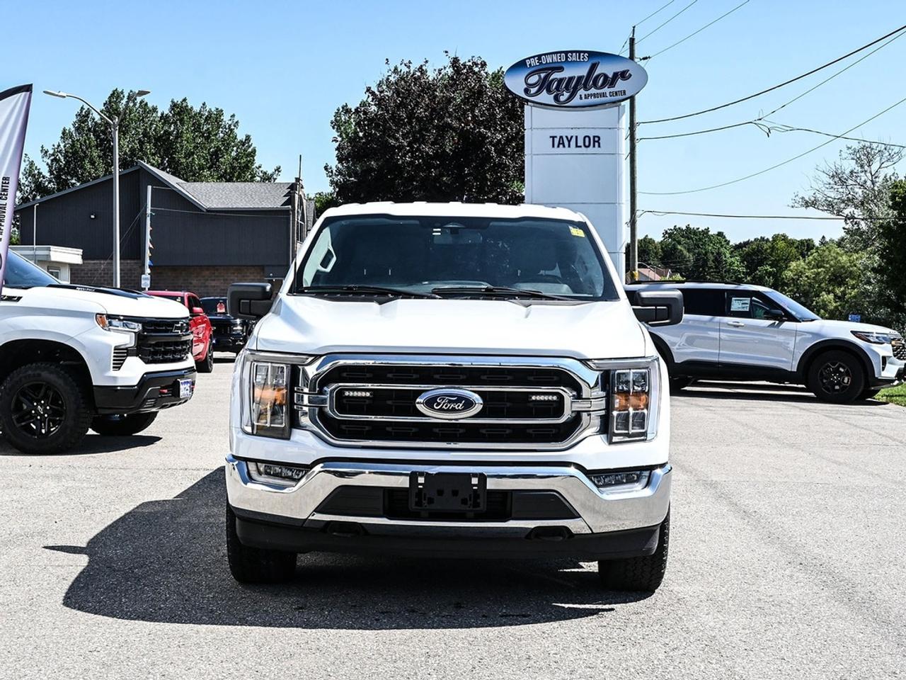 2022 Ford F-150 XLT Photo3