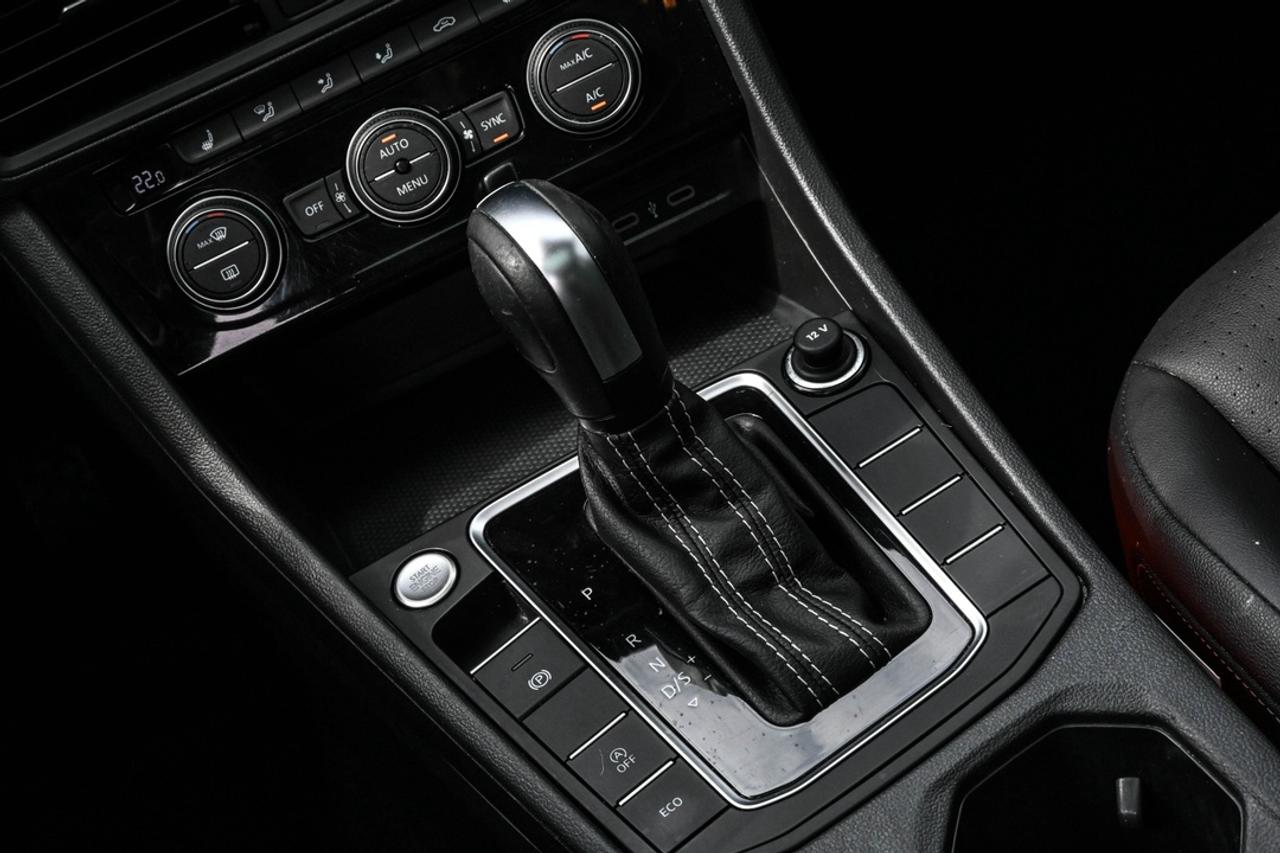 2021 Volkswagen Jetta HIGHLINE Photo