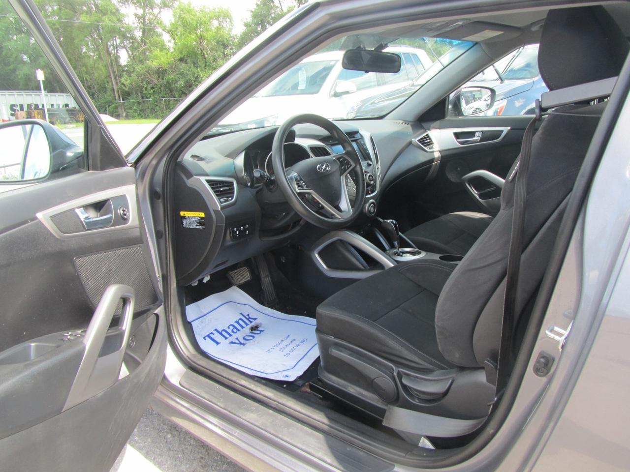 2015 Hyundai Veloster 3DR CPE AUTO SE Photo