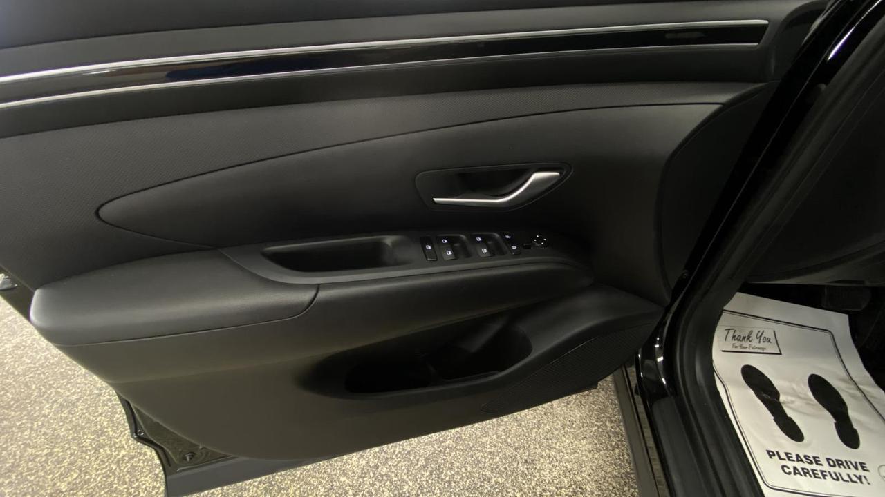 2024 Hyundai Tucson Preferred PREFERRED/AWD/NAVIGATION/HEATED SEATS/MORE! Photo