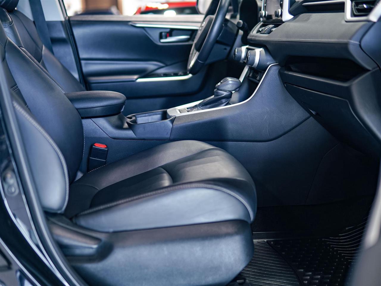 2019 Toyota RAV4 XLE PREMIUM AWD LTHR | ROOF | NO ACCIDENTS Photo