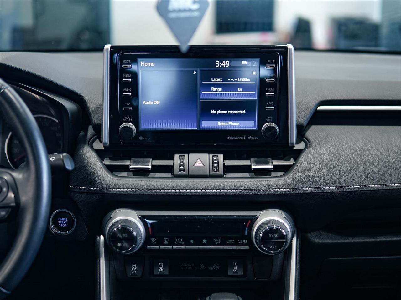 2019 Toyota RAV4 XLE PREMIUM AWD LTHR | ROOF | NO ACCIDENTS Photo