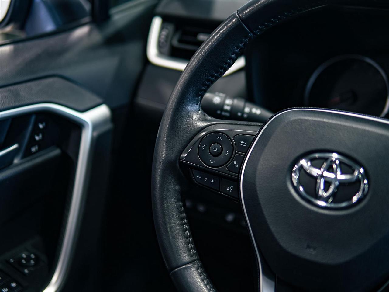 2019 Toyota RAV4 XLE PREMIUM AWD LTHR | ROOF | NO ACCIDENTS Photo