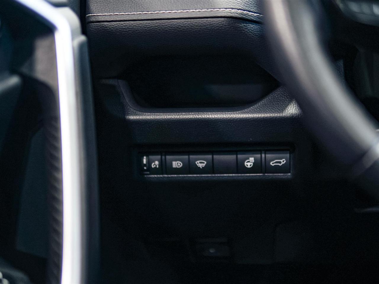 2019 Toyota RAV4 XLE PREMIUM AWD LTHR | ROOF | NO ACCIDENTS Photo