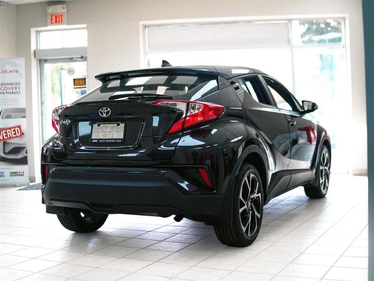 2020 Toyota C-HR XLE PREMIUM | NO ACCIDENTS | BLIND | 18 INCH ALLOYS Photo