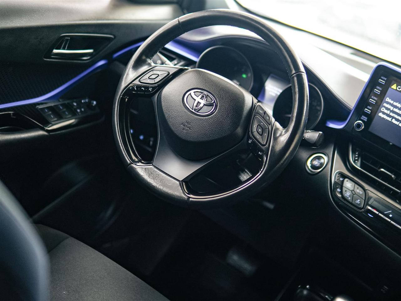 2020 Toyota C-HR XLE PREMIUM | NO ACCIDENTS | BLIND | 18 INCH ALLOYS Photo