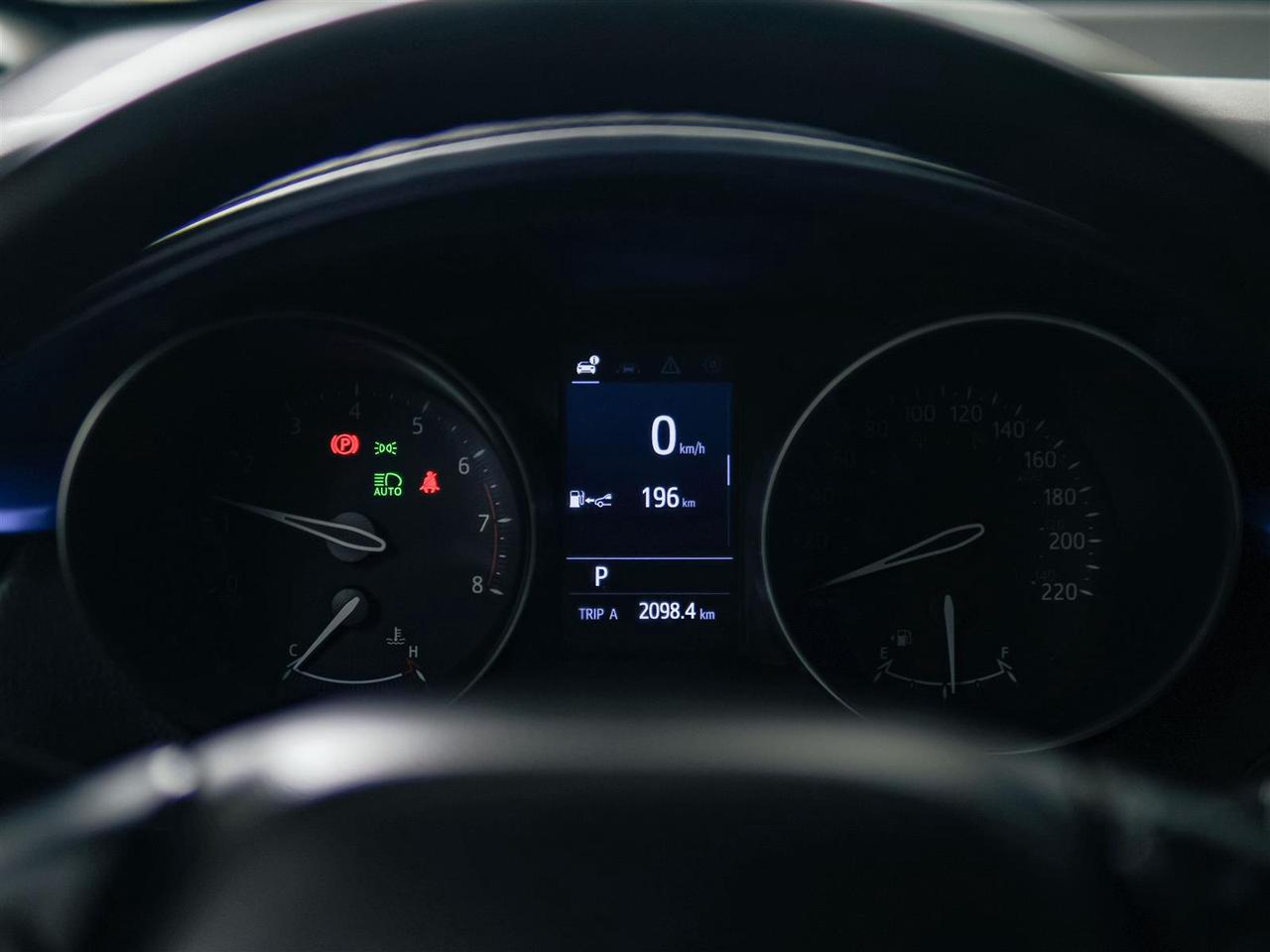 2020 Toyota C-HR XLE PREMIUM | NO ACCIDENTS | BLIND | 18 INCH ALLOYS Photo