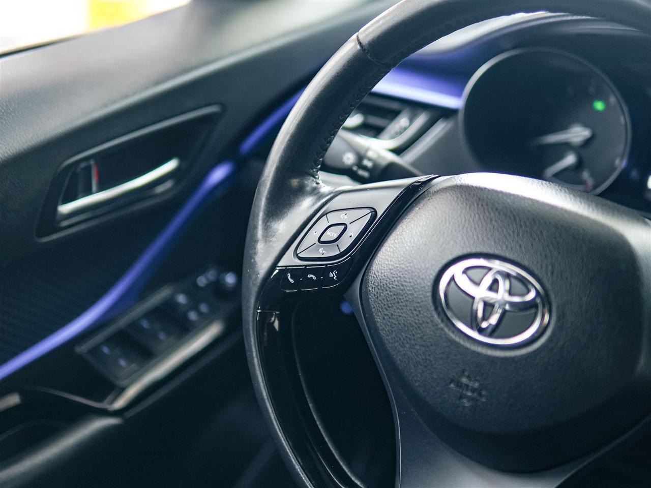 2020 Toyota C-HR XLE PREMIUM | NO ACCIDENTS | BLIND | 18 INCH ALLOYS Photo