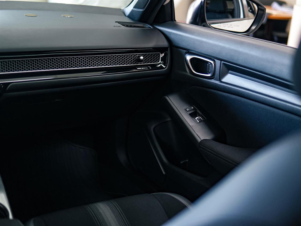 2026 Honda Civic SPORT | SUNROOF | LANE WATCH | NO ACCIDENTS Photo