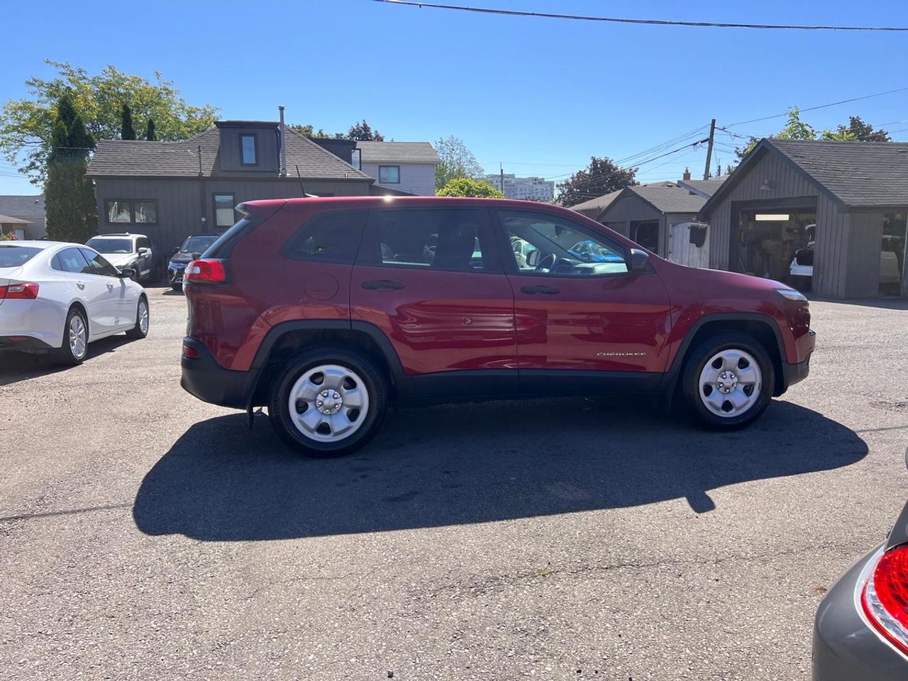 2015 Jeep Cherokee Sport Photo