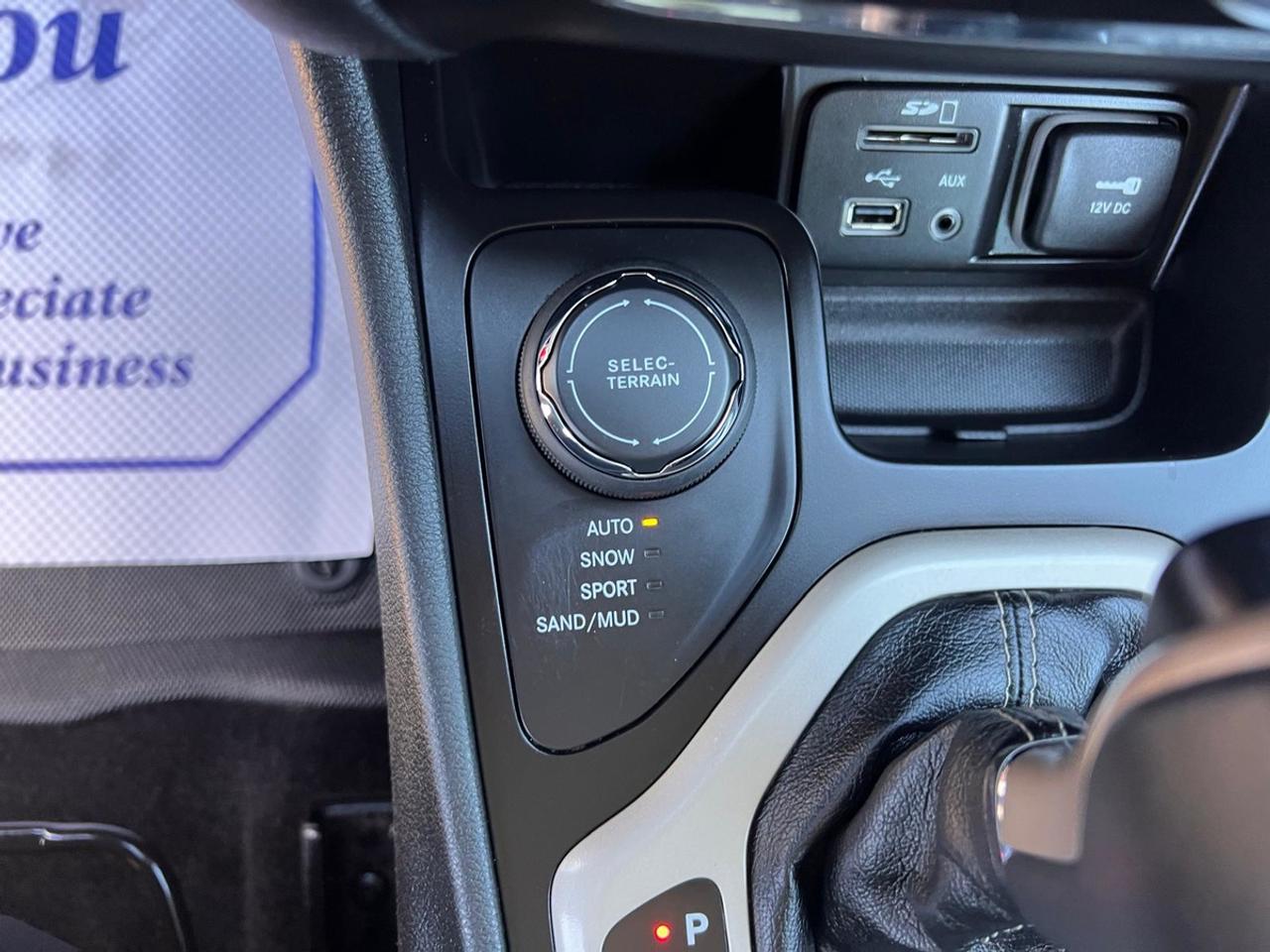 2015 Jeep Cherokee Sport Photo