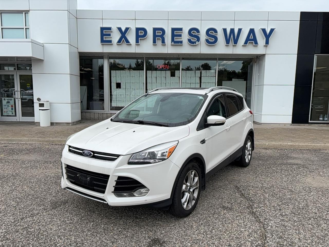2015 Ford Escape LOCAL TRADE, 2L ECOBOOST, LEATHER. AS TRADED Photo0