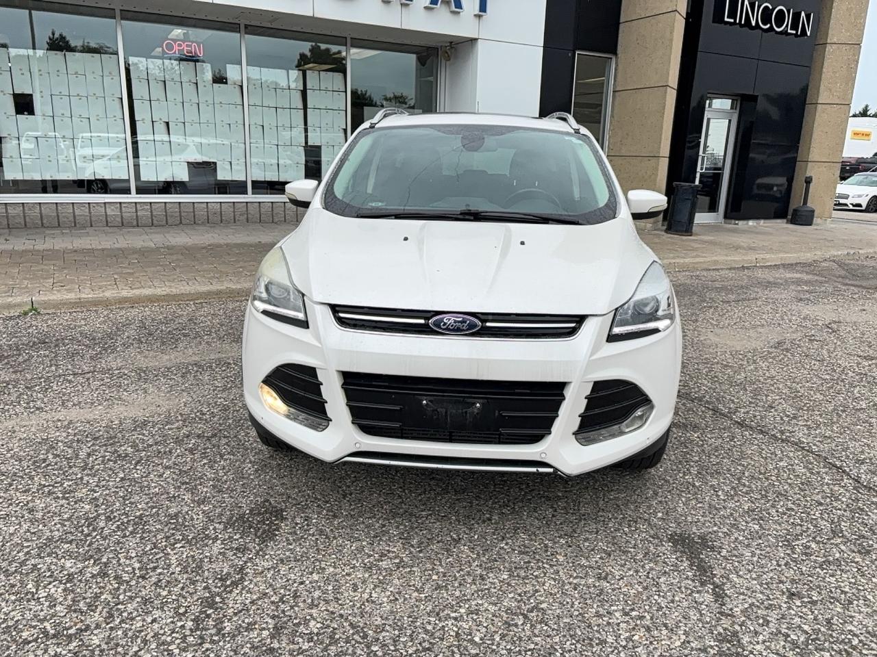2015 Ford Escape LOCAL TRADE, 2L ECOBOOST, LEATHER. AS TRADED Photo1