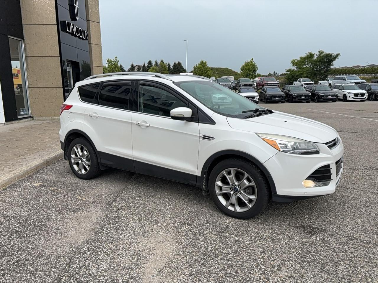 2015 Ford Escape LOCAL TRADE, 2L ECOBOOST, LEATHER. AS TRADED Photo2