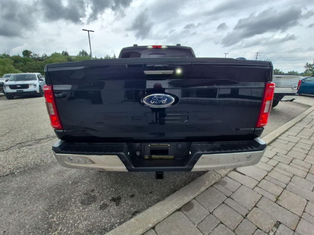 2021 Ford F-150 POWERBOOST HYBRID! 302A WITH 20" RIMS! LOCAL TRADE Photo4