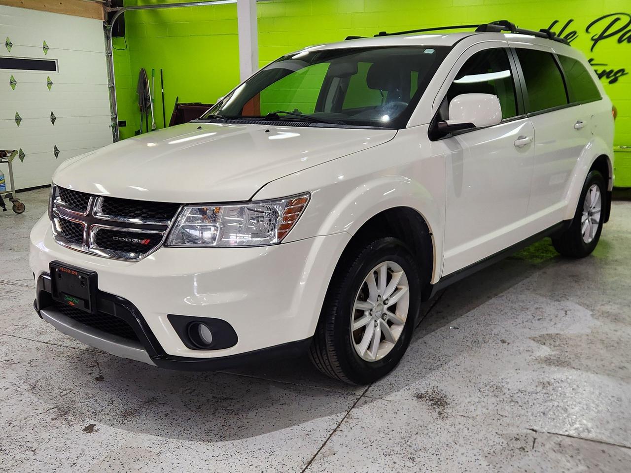 2016 Dodge Journey SXT 4CYLINDER 7 PASS PUSH START ALLOY WHEELS - Photo #1