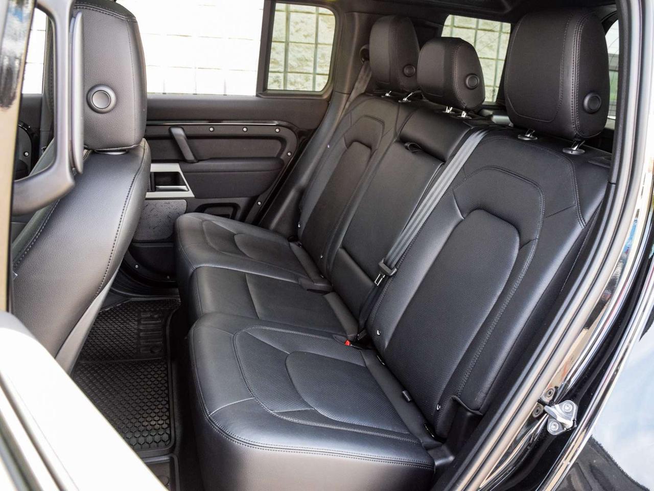2023 Land Rover Defender S 4dr All-Wheel Drive 110 Photo