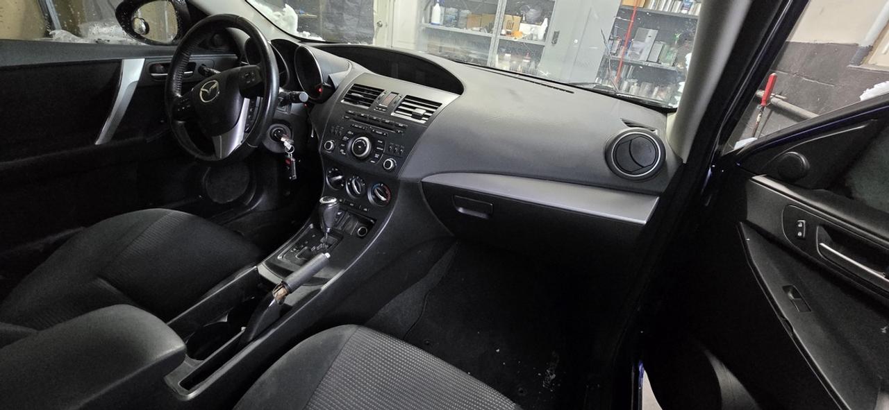 2012 Mazda MAZDA3 I Sport Photo1