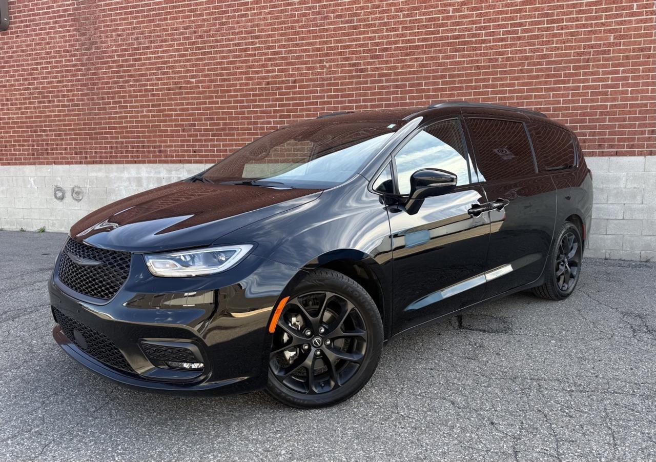2025 Chrysler Pacifica Limited S| Panaroof| Leather| Stow n Go| Photo