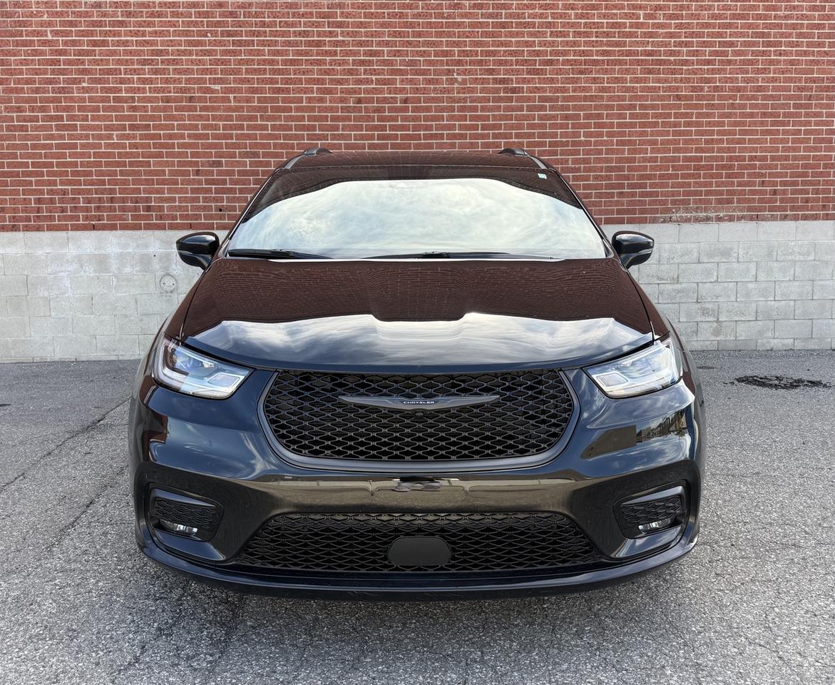 2025 Chrysler Pacifica Limited S| Panaroof| Leather| Stow n Go| Photo5