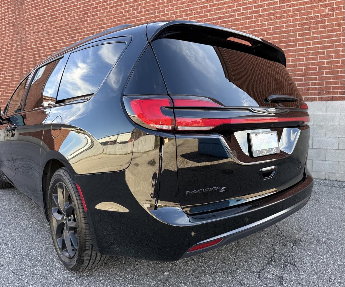 2025 Chrysler Pacifica Limited S| Panaroof| Leather| Stow n Go| Photo