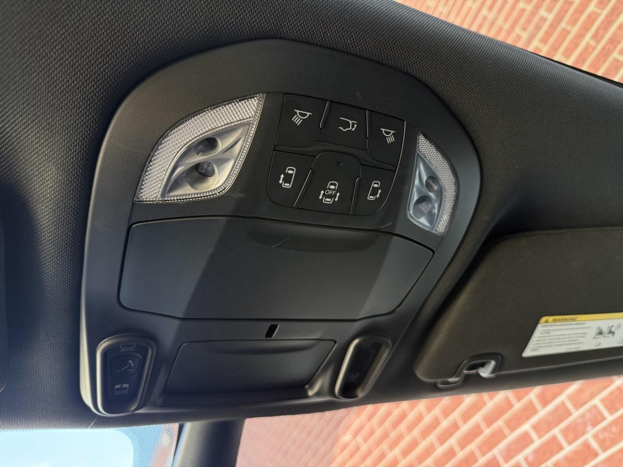 2025 Chrysler Pacifica Limited S| Panaroof| Leather| Stow n Go| Photo