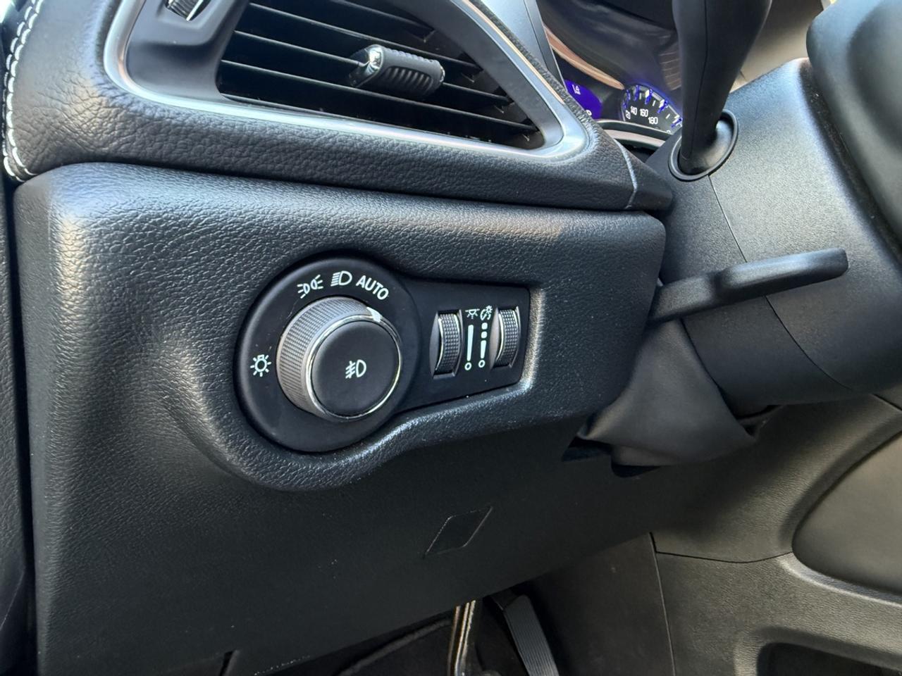 2025 Chrysler Pacifica Limited S| Panaroof| Leather| Stow n Go| Photo