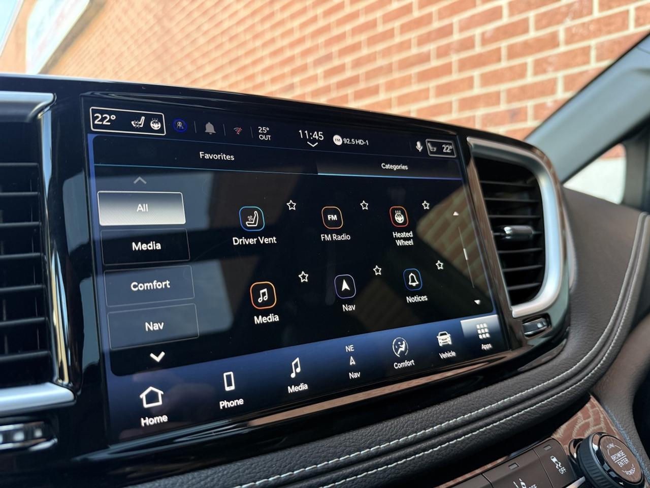 2025 Chrysler Pacifica Limited S| Panaroof| Leather| Stow n Go| Photo