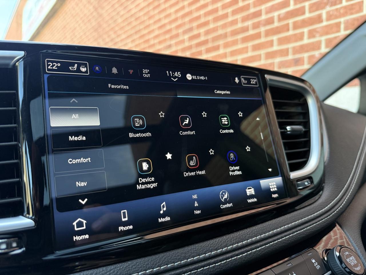 2025 Chrysler Pacifica Limited S| Panaroof| Leather| Stow n Go| Photo