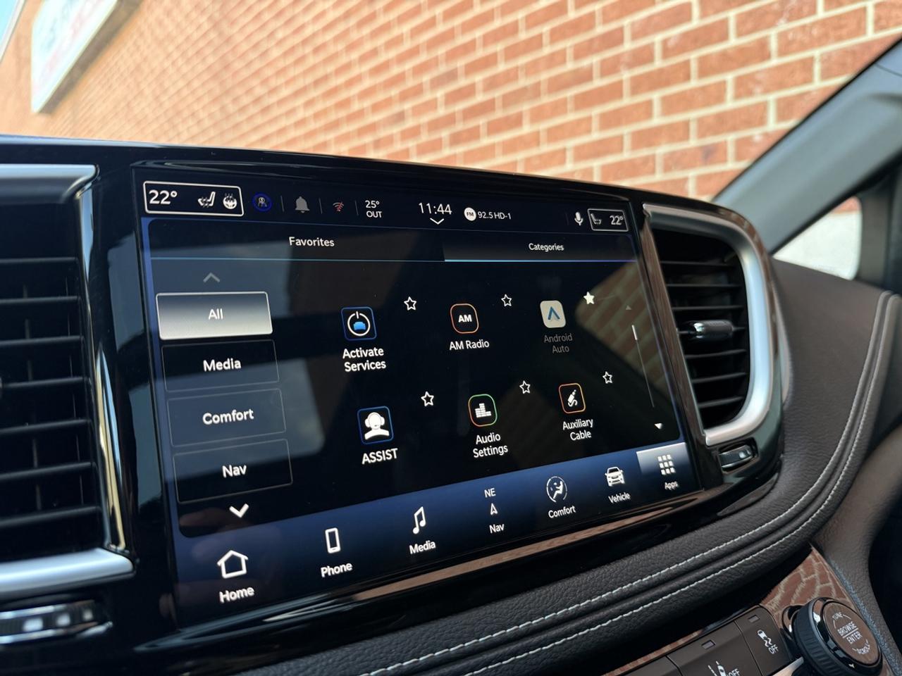 2025 Chrysler Pacifica Limited S| Panaroof| Leather| Stow n Go| Photo